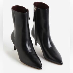 Pointed toe heeled ankle boots